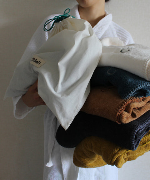 BLANKET / WHITE