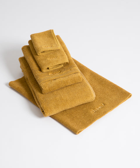 TOWELS / GOLD