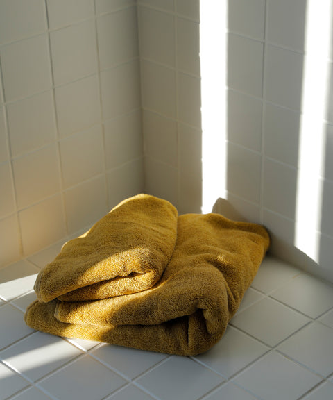 TOWELS / GOLD
