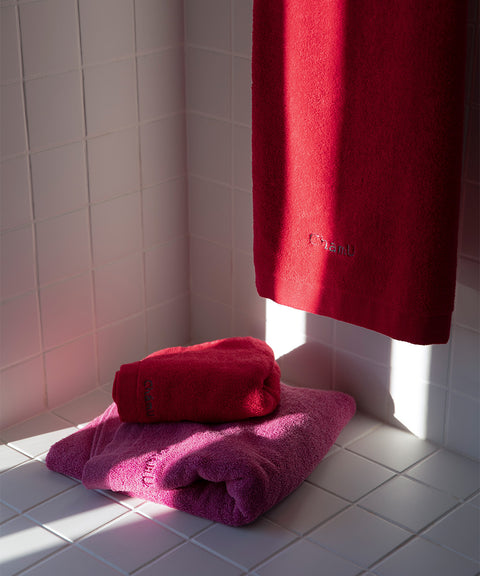 TOWELS / BERRY